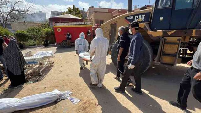 Gazze'de Nasser Hastanesi bahçesindeki toplu mezardan 310 ceset çıkarıldı