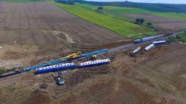 Çorlu tren kazası davasında karar: TCDD Bölge Müdürü Nihat Aslan'a 15 yıl, bölge bakım müdürü Mümin Karasu'ya 17,6 yıl hapis cezası