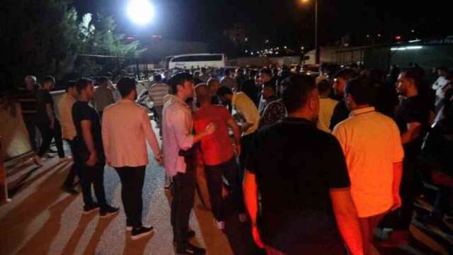 2 polis şehit olmuştu! Silah ve siren seslerini duyan Adıyamanlılar polis merkezine akın etmiş