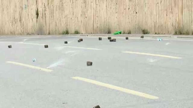 Saraçhane'de kaldırım taşı atılan çok sayıda polis yaralandı