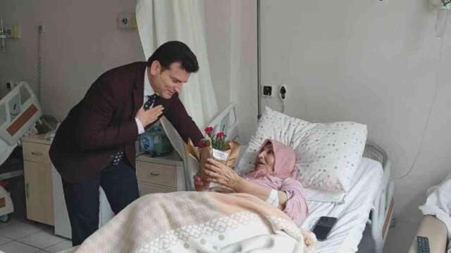 Başhekim Prof. Dr. Nurettin Yiyit, Anneler Günü'nde Yedikule Araştırma Hastanesi'nde tedavi gören anneleri ziyaret etti