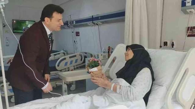 Başhekim Prof. Dr. Nurettin Yiyit, Anneler Günü'nde Yedikule Araştırma Hastanesi'nde tedavi gören anneleri ziyaret etti