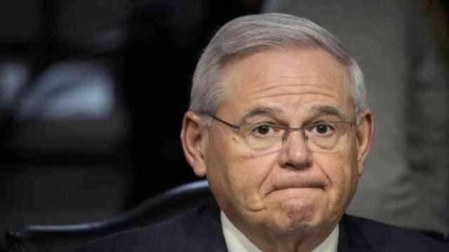Türkiye düşmanı ABD'li eski senatör Bob Menendez hakim karşısında: 212 yıla kadar hapsi isteniyor