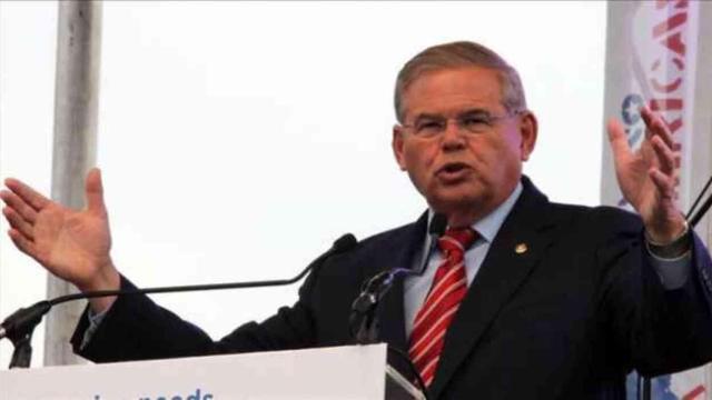 Türkiye düşmanı ABD'li eski senatör Bob Menendez hakim karşısında: 212 yıla kadar hapsi isteniyor