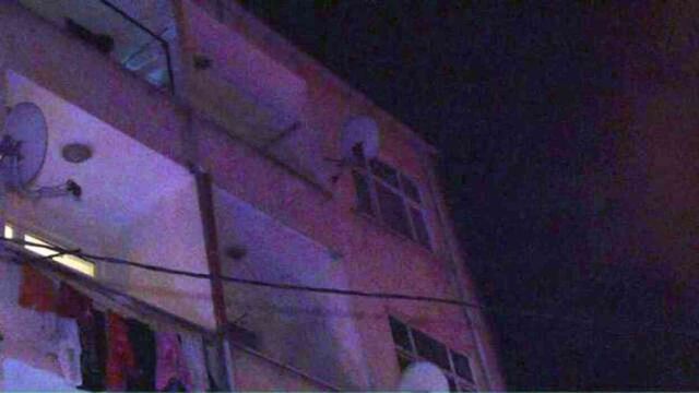 Madde bağımlısı evlat, annesini bıçakla rehin aldı! 95 yaşındaki kadını polis kurtardı