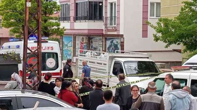 Çorum'da koca dehşeti! Boşanma aşamasında olduğu eşi ve baldızını öldürüp intihar etti
