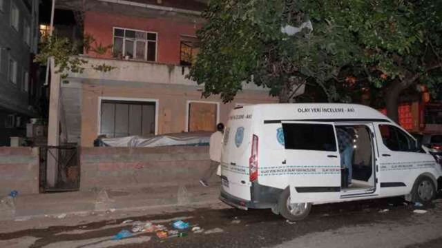 Kötü koku olayı ortaya çıkardı! Anne ve oğlu yaşadıkları evde ölü bulundu