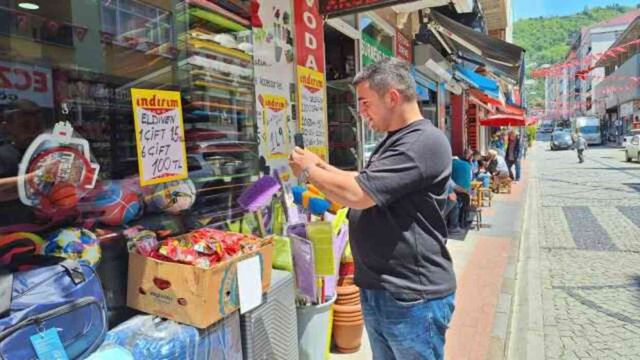 Trabzonlu esnafın kampanya afişi görenleri şaşkına çevirdi! İndirimli hali daha pahalıya geldi