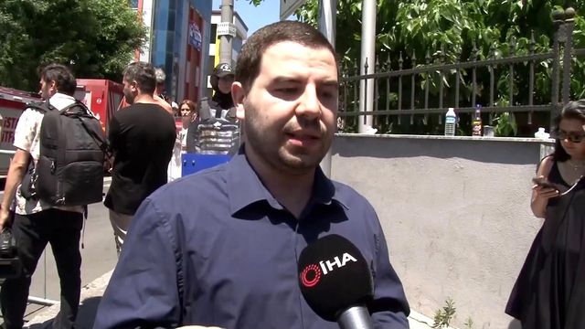 Küçükçekmece'de çöken binada eski çalışan uyardı: 'Bina çok eskiydi, kamyon geçerken bile titriyordu'