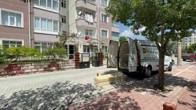 İkisi de hap içerek yaşamına son vermiş! Kız kardeşlerin 4 saat arayla ölümünde sır perdesi aralandı