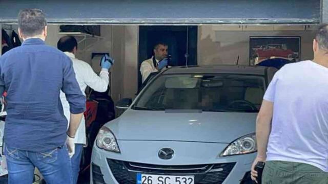 Eşini ve üvey kızını öldürüp intihar etti