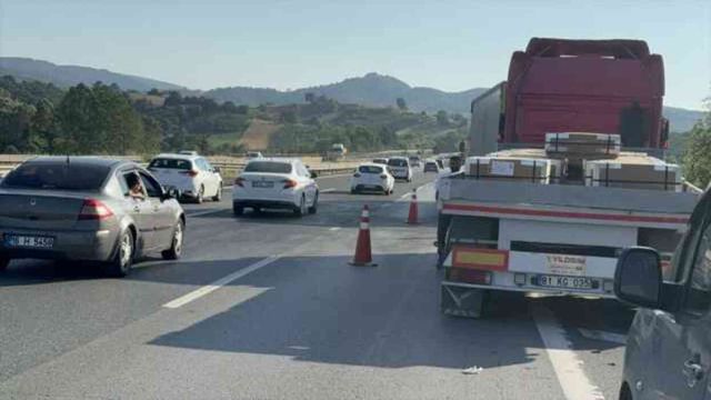 Tatilciler dönüş yolunda! İstanbul istikametinde kilometrelerce araç kuyruğu oluştu