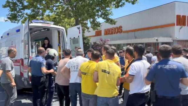 Yayaların arasına dalan araç elektrik direğini devirdi: 5 yaralı