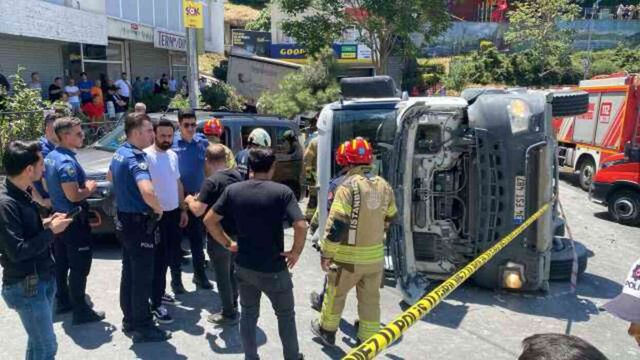 Virajı alamayan beton mikseri düğün arabasının üzerine devrildi! Bir çocuk hayatını kaybetti