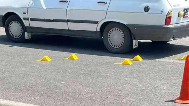 Husumetli akrabalar trafikte karşılaştı! Gözünü kırpmadan kurşun yağdırdı