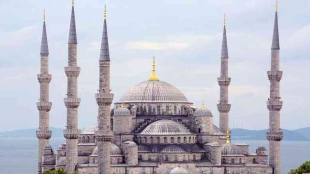 CUMA NAMAZI NASIL KILINIR? Cuma namazı kaç rekat? Cuma namazı farz mı, sünnet mi?