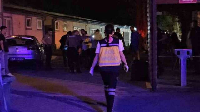 Plaj görevlisi sahili kana buladı! Tesisi boşaltın kavgasında 2 arkadaşı vurdu