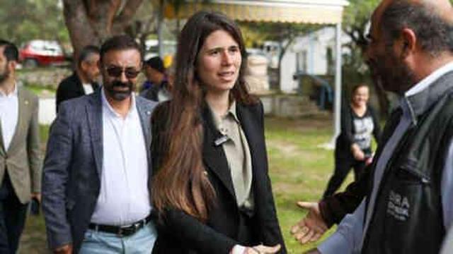 Lal Denizli kimdir? Lal Denizli nereli ve kaç yaşında? Çeşme Belediye Başkanı Lal Denizli evli mi?