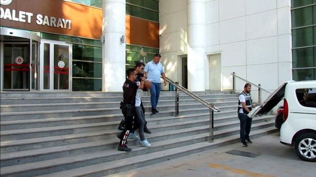 Gelen hesaba sinirlenen müşteri büfe sahibini kalbinden bıçaklayarak öldürdü