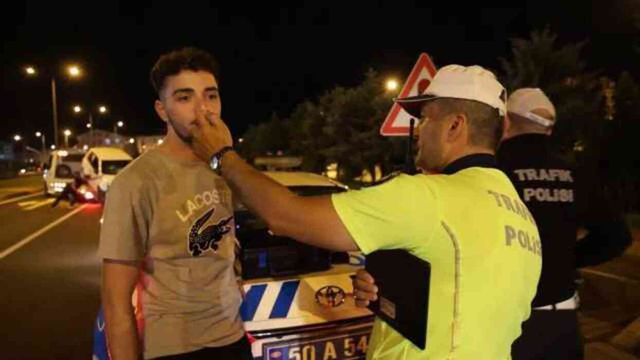 Hem kaza yaptı hem kabul etmedi! Gerçek kamera görüntüsüyle ortaya çıktı