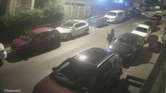 Hızla gelen cip ortalığı birbirine kattı! Önce 4 araca sonra yayaya çarptı