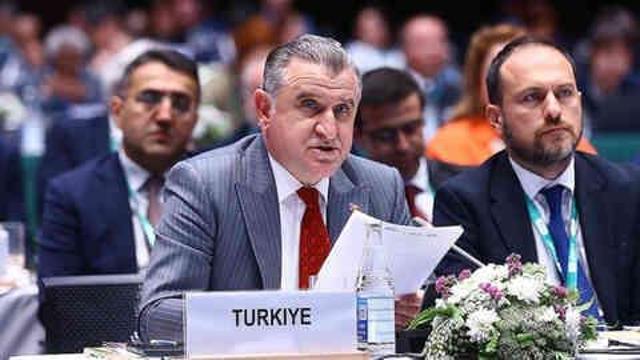 Osman Aşkın Bak kimdir, nereli, kaç yaşında? Gençlik ve Spor Bakanı Osman Aşkın Bak ne mezunu?