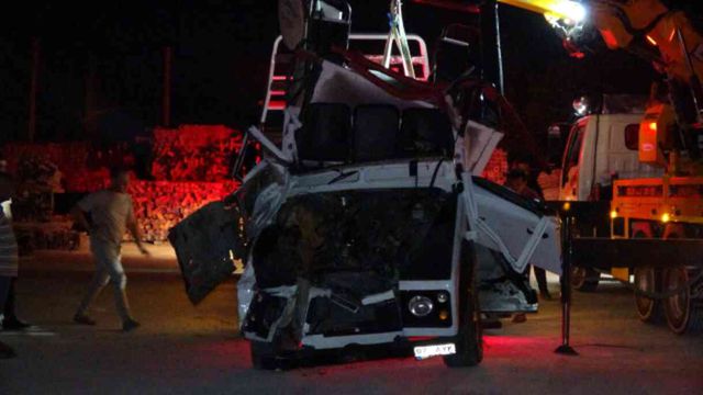 Babanın çabası işe yaramadı! Uçuruma yuvarlanan cipteki anne ve kızı hayatını kaybetti