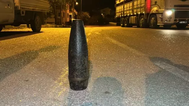 Polisi arayıp babasını ihbar etti! Adrese giden ekipler evde top mermisi buldu