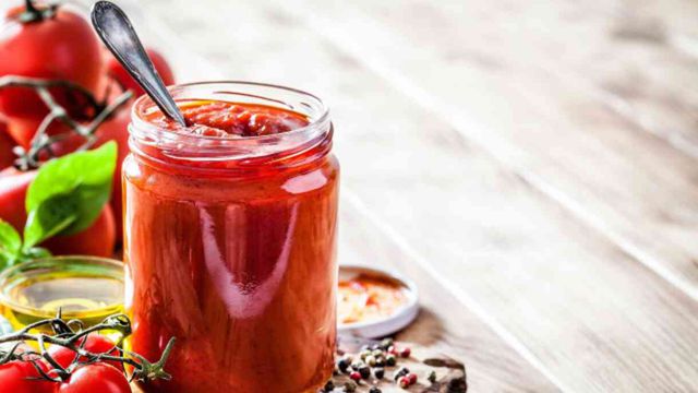 DOMATES SOSU TARİFİ | Domates sosu nasıl yapılır? Kışlık domates sosu ne kadar kaynatmalı, kaç yıl dayanır?