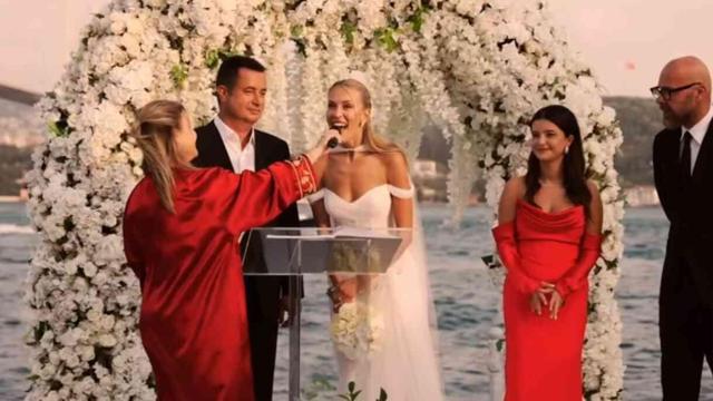 Acun Ilıcalı'yla evlenen Ayça Çağla Altunkaya, nikahtan saatler sonra soyadını değiştirdi