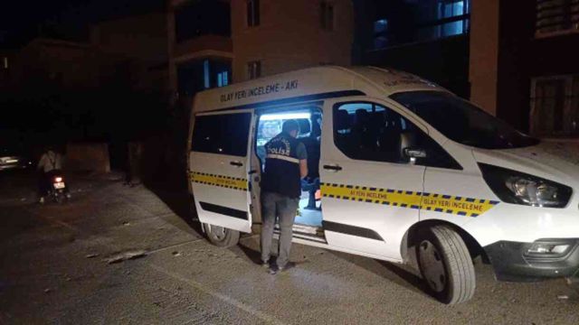 Kadın kılığında pazara gelip, eteğin altına sakladığı silahı peş peşe ateşledi
