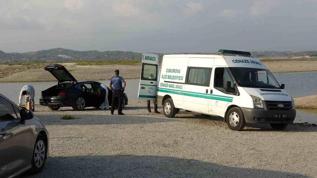 Kiraladığı lüks otomobille göl kenarına gelen adam önce sevgilisini öldürdü ardından canına kıydı