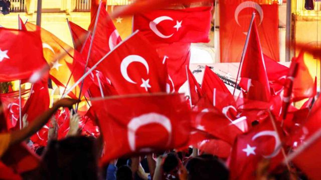 29 EKİM ŞİİRLERİ | Cumhuriyet Bayramı 2-3-4 kıtalık şiirler ve sözler!