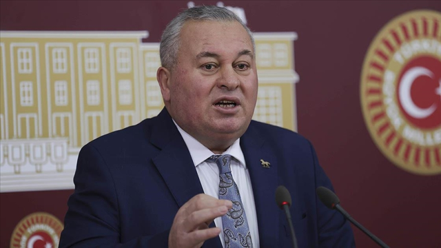 İstifası an meselesi olan Cemal Enginyurt CHP'ye geçebilir