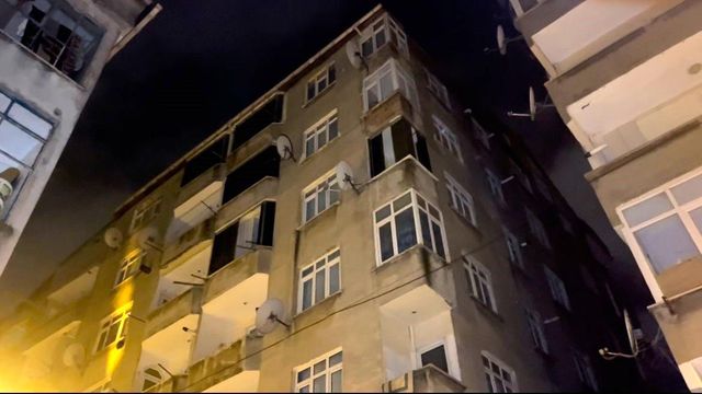 İçinde onlarca insanın yaşadığı apartman, kolonlarından sesler gelmeye başlayınca tahliye edildi