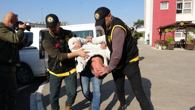 Adana'da kadını silahla rehin alan şahsın uzman çavuş olduğu ortaya çıktı