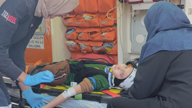 Çarptığı çocuk canından oluyordu! Ehliyetsiz sürücüden küstah hareket