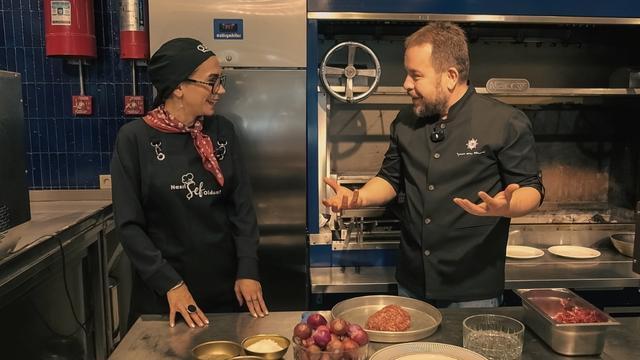 Ünlü Şef Yunus Emre Akkor'dan Guru Studio'ya özel Soğan Kebabı Tarifi!