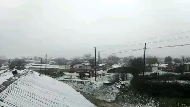 İstanbul'un yanı başında kar yağışı başladı