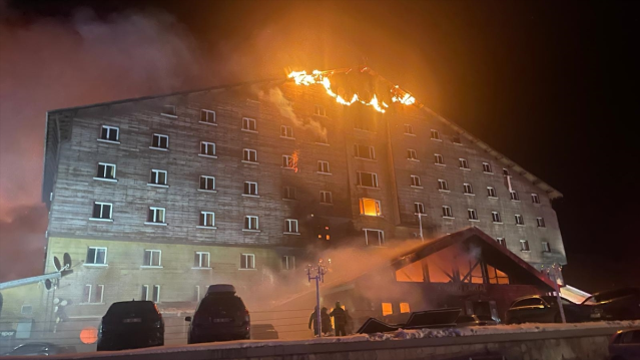 Bolu'daki otel yangınından ilk görüntüler