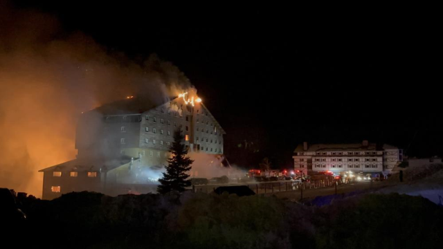 Bolu'daki otel yangınından ilk görüntüler