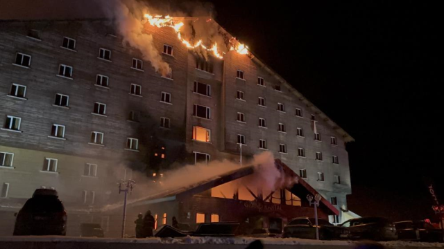 Bolu'daki otel yangınından ilk görüntüler