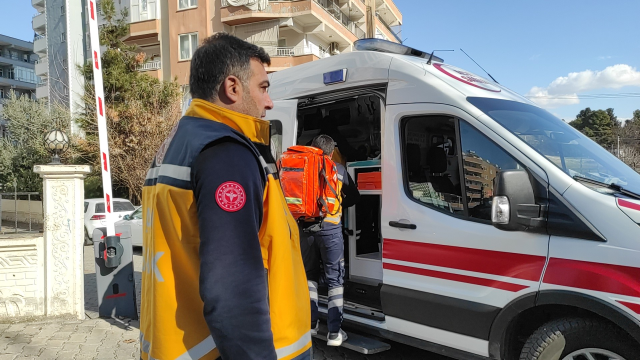 Şanlıurfa'da cinnet getiren kadın bir kızını serumla, diğer kızını silahla öldürüp intihar etti