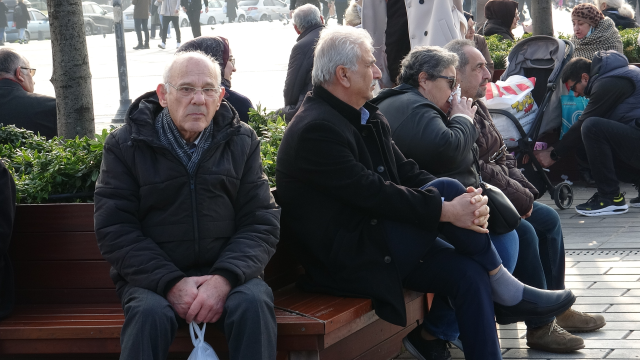 Vatandaşlara sorduk: 'Geçmişe dönebilseydiniz kendinize ne söylerdiniz?'