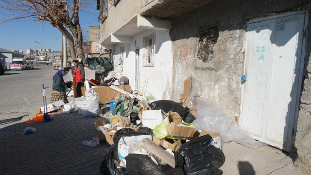 Hepsi yaşlı çiftin evinden çıktı İhbara giden ekipler hayatının şokunu yaşadı