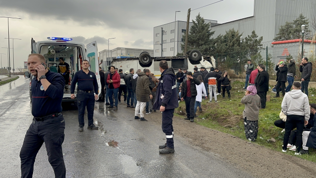 Tekirdağ'da işçi servisi takla attı: 25 yaralı
