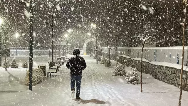 İstanbul'da Kar Yağışı Hayatı Olumsuz Etkiliyor