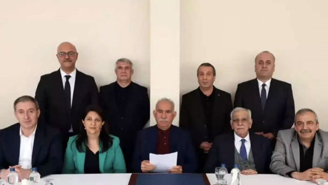 Bahçeli'den 'İmralı' açıklaması: Demokratikleşmeye omuz verenlere müteşekkiriz