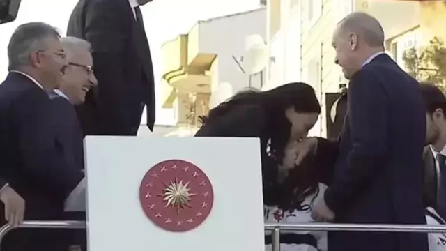 Erdoğan'ın elini öpüp harçlık alan eski Türkiye güzeline kritik görev