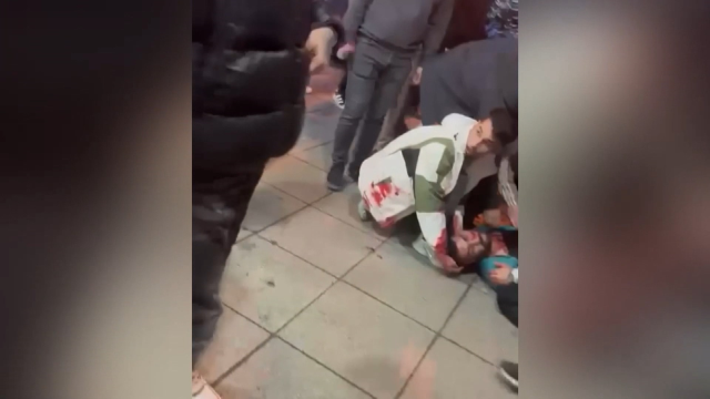 Esenler'de etrafı kirletip gürültü yapanları uyardı diye bıçaklanarak öldürüldü
